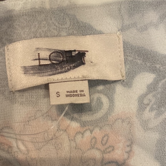 Bundle of 2 loft summer shirts - Picture 7 of 9